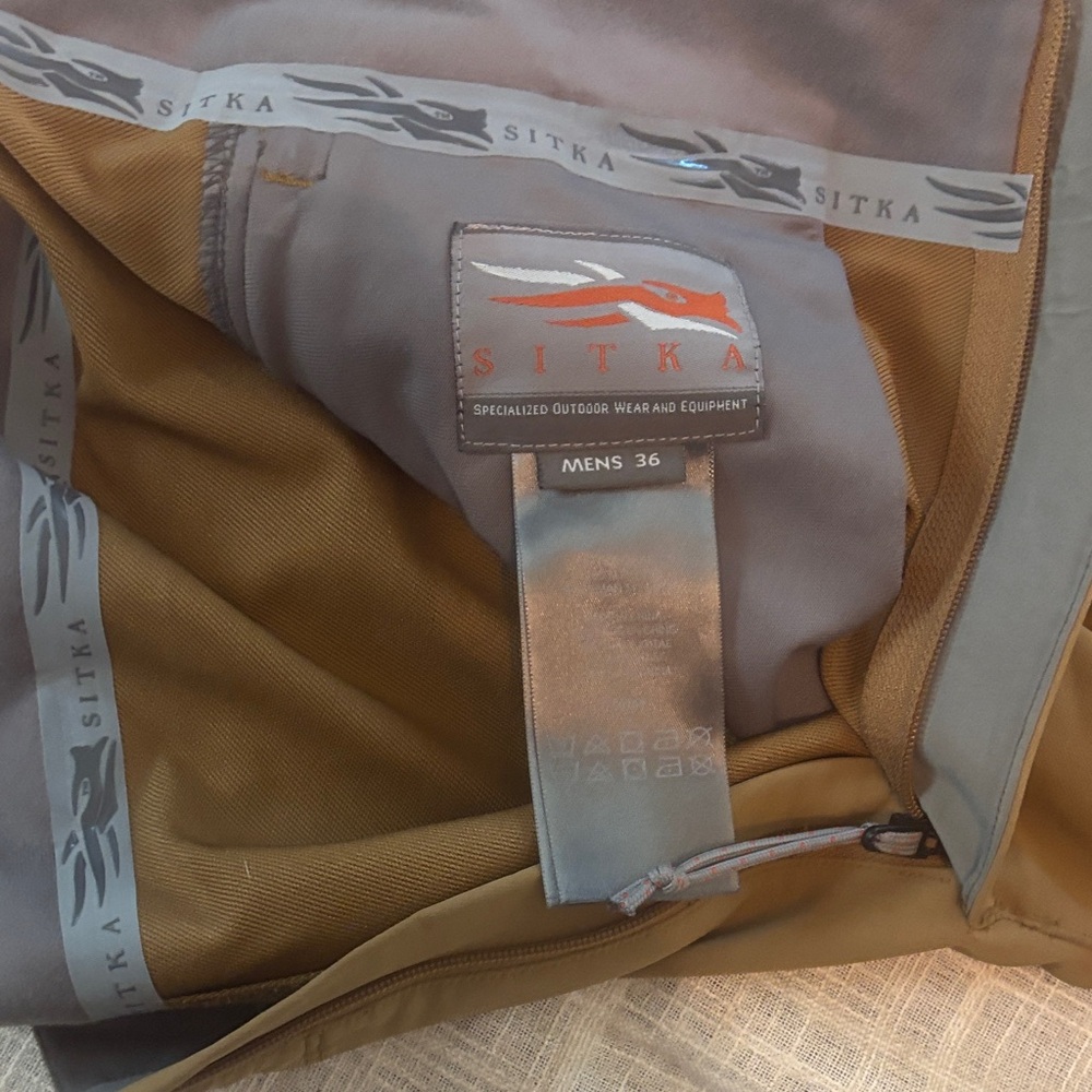 Sitka Mountain Pant in Color Dirt - Picture 3 of 9